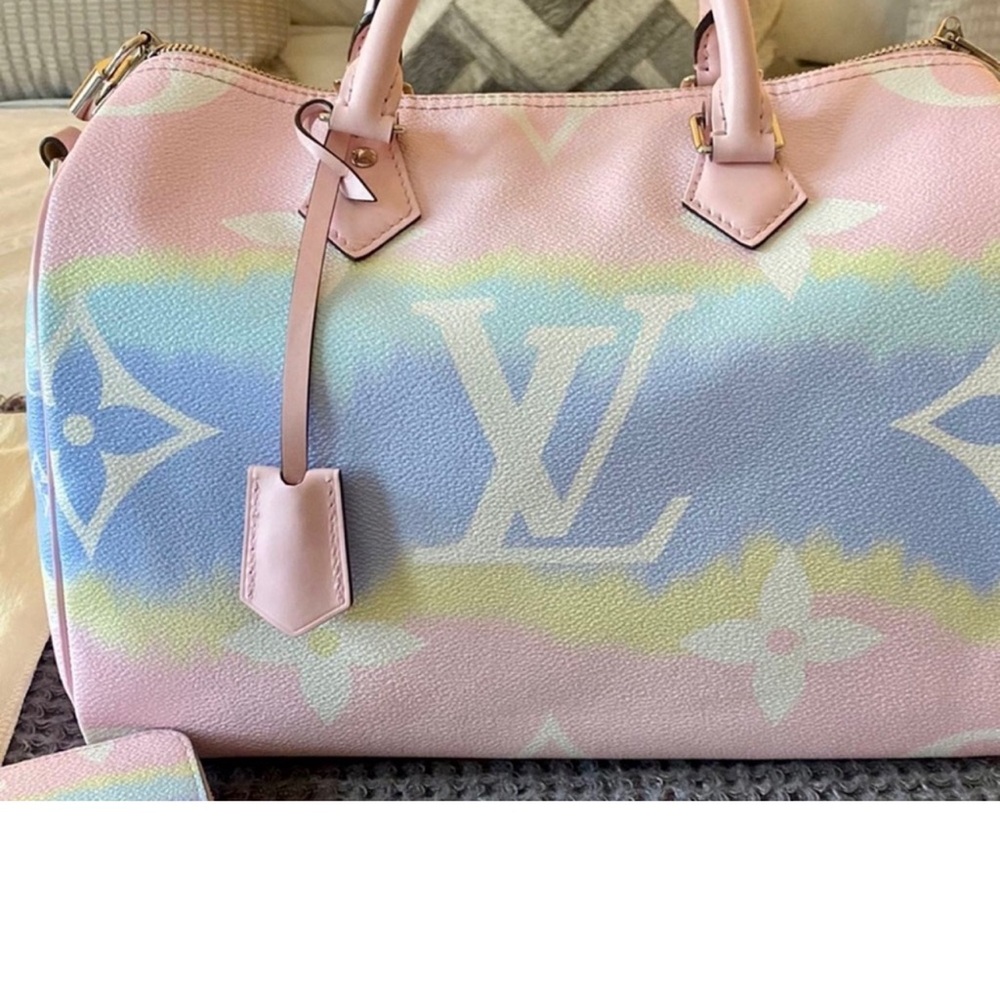 LOUIS VUITTON
Monogram Escale Speedy Bandouliere 30 Pastel
